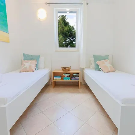 -comfort Two-bedroom F7 Apartment
