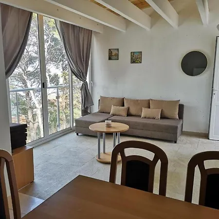 -comfort Two-bedroom F7 Lumbarda